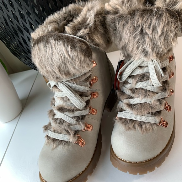 Lugz women's Adore Fur Classic Chukka Fashion Boot Size 7 - Picture 3 of 14